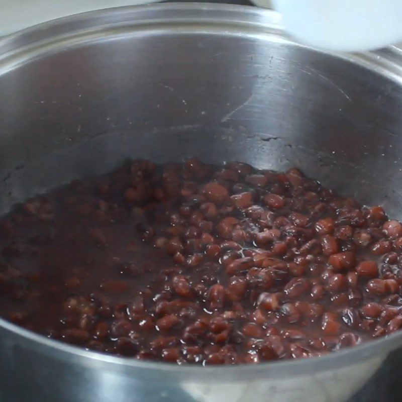 Step 2 Cook red beans Red bean and cashew milk with black sugar pearls