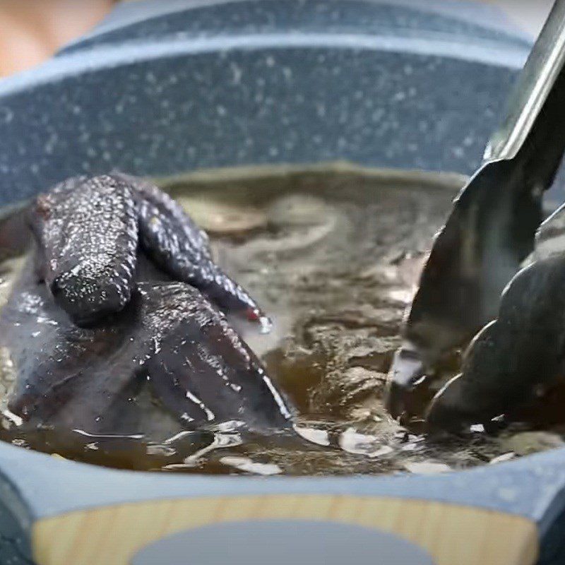 Step 2 Cook black chicken Steamed black chicken with pumpkin