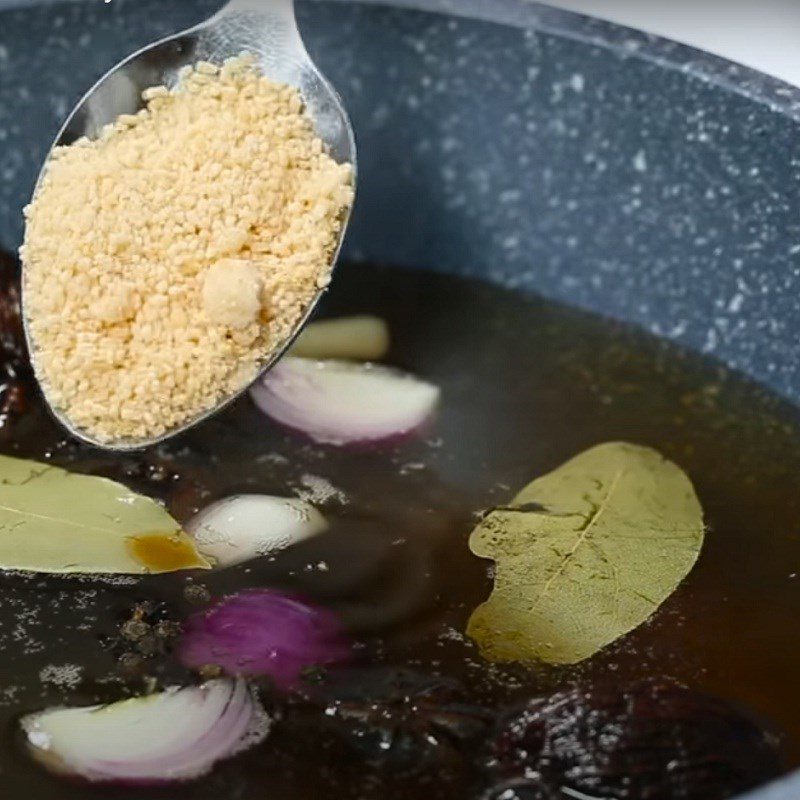 Step 2 Cook black chicken Steamed black chicken with pumpkin