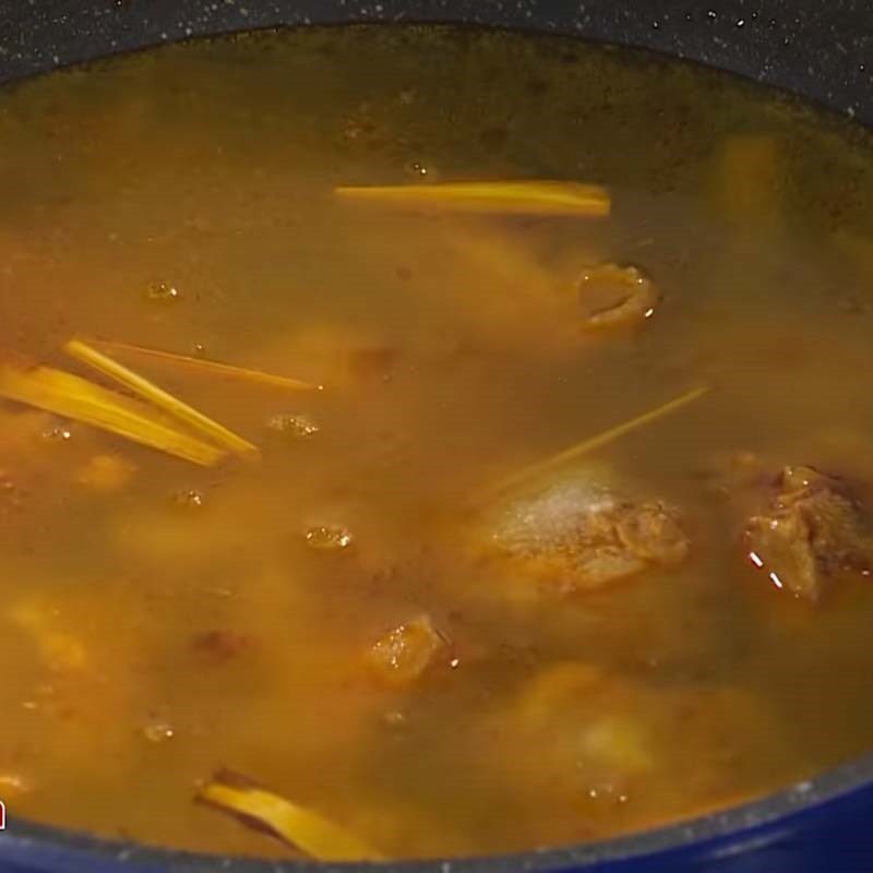 Step 4 Cook the chicken Chicken noodle stew with lemongrass