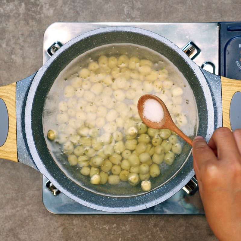 Step 2 Cook lotus seeds Snow lotus seed dessert