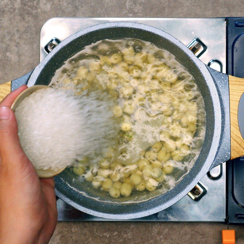 Step 2 Cook lotus seeds Snow lotus seed dessert