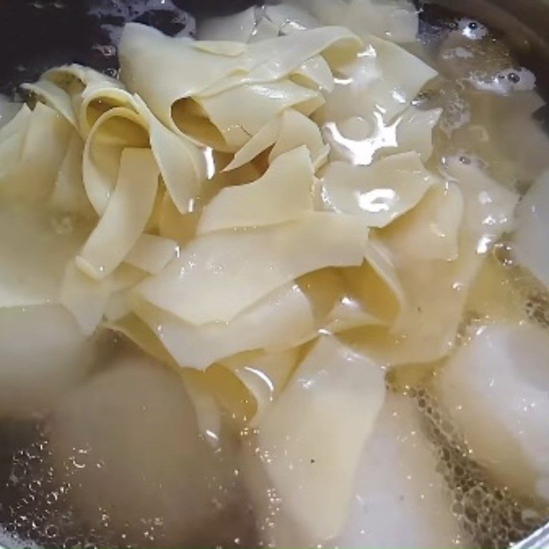 Step 4 Cook the dried shrimp wontons Wonton leaves cooked with dried shrimp