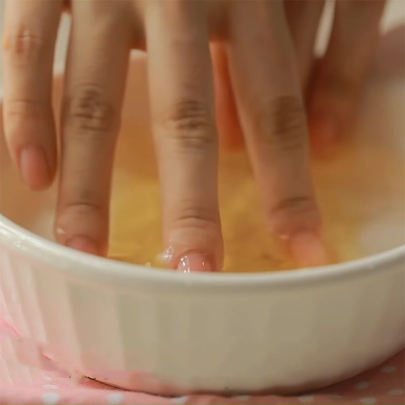 Step 4 Cook the milk mixture for Panna cotta peach tea jelly