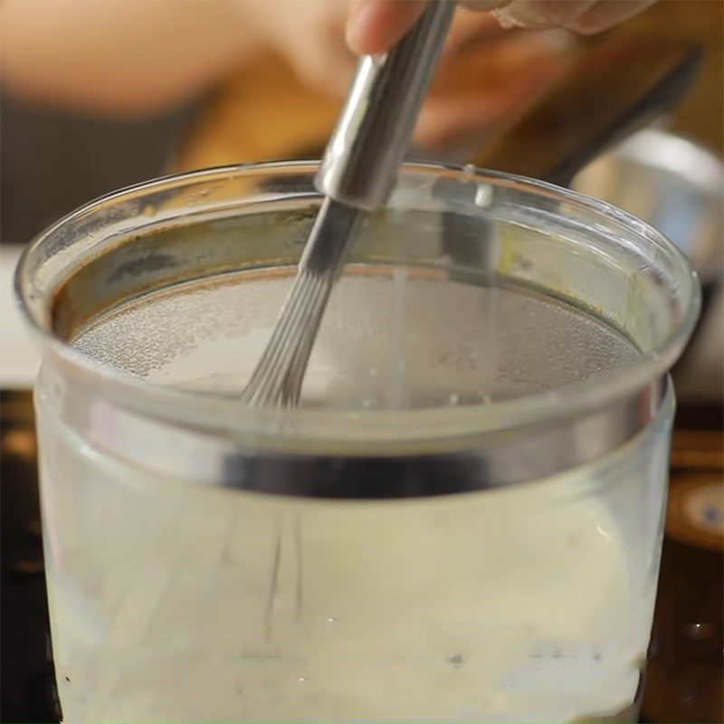 Step 4 Cook the milk mixture for Panna cotta peach tea jelly