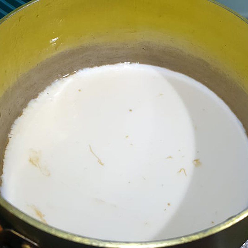 Step 2 Cook the milk mixture for Milo with black sugar pearls (Recipe shared by a user)