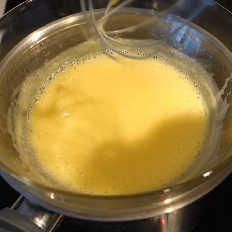 Step 3 Cooking the egg milk mixture with gelatin Flan jelly