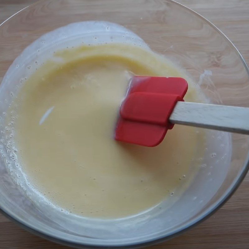 Step 3 Cooking the egg milk mixture with gelatin Flan jelly