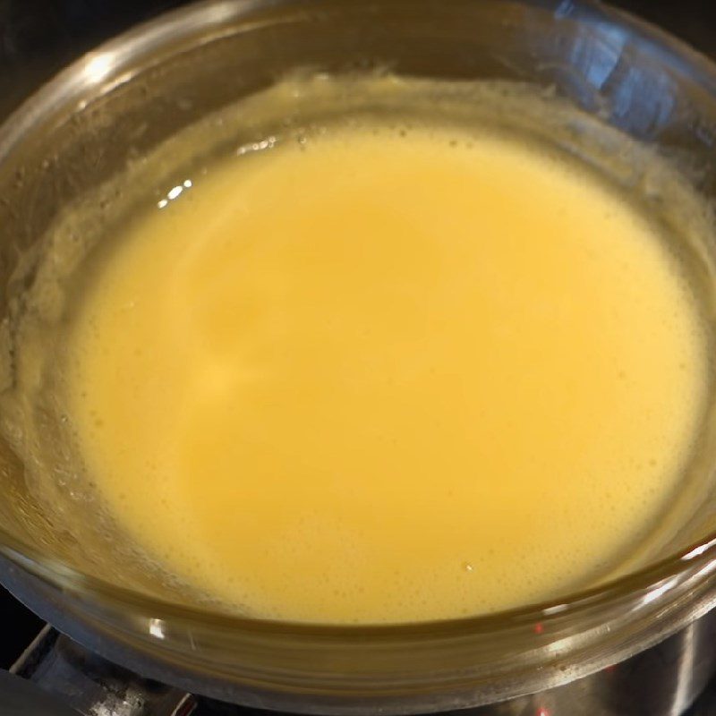 Step 3 Cooking the egg milk mixture with gelatin Flan jelly