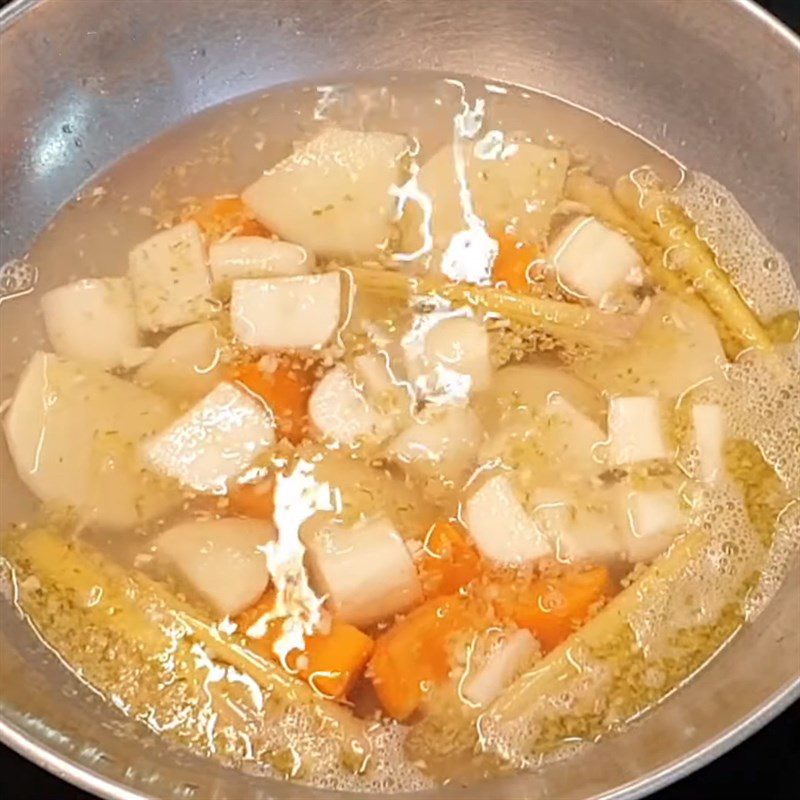 Step 5 Cooking Hot Pot Beef Intestines with Lemongrass