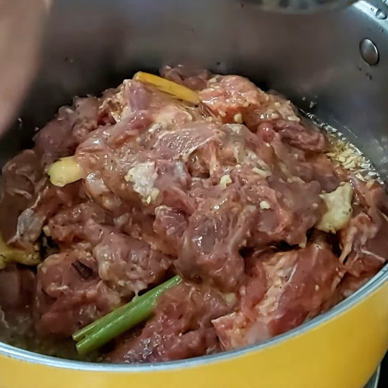 Step 2 Cook the hot pot Beef hot pot with taro