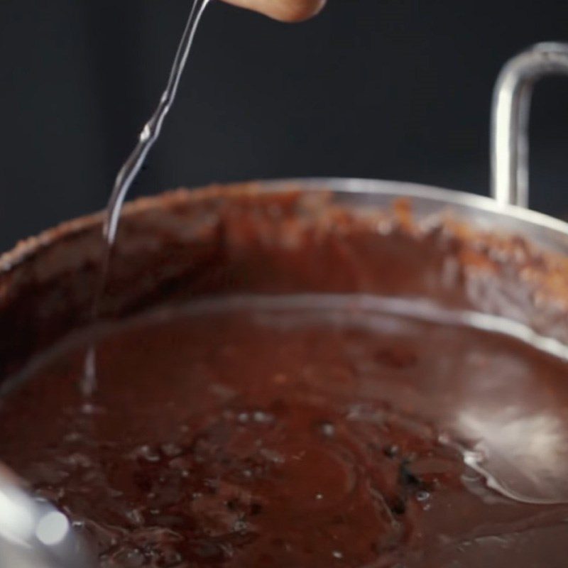 Step 4 Prepare the Coating for Chocolate Lamington Cake