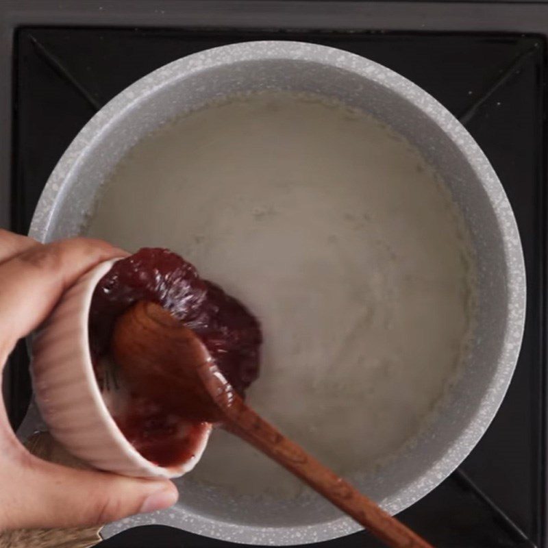 Step 6 Cook the red topping Red Langminton Cake