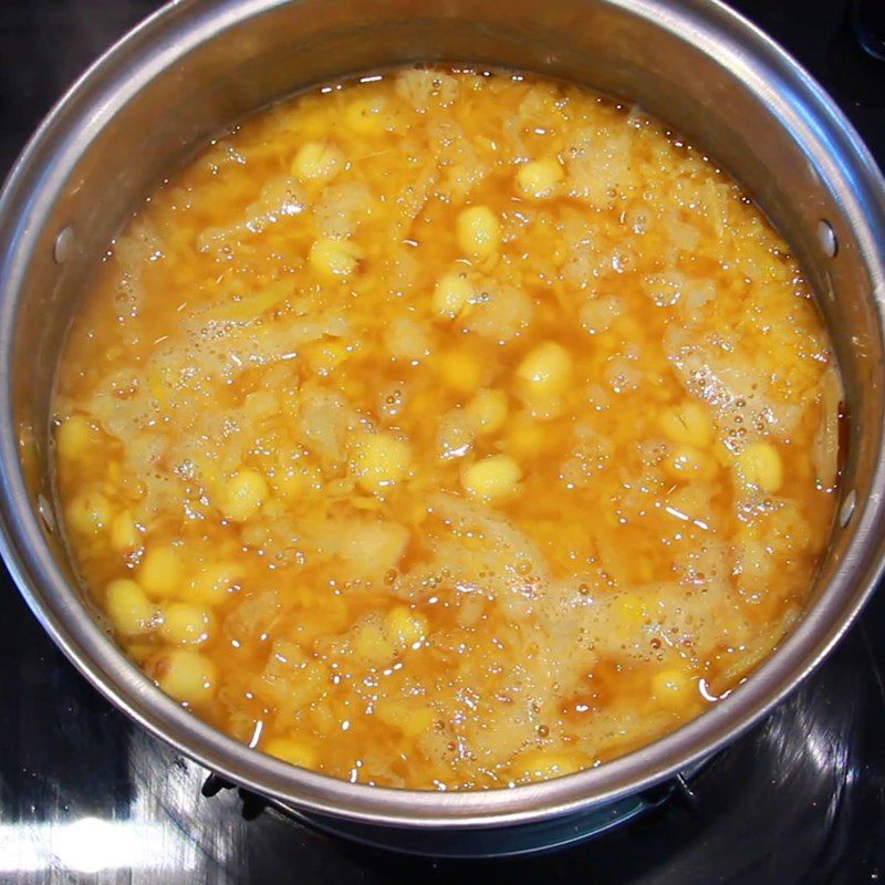 Step 2 Cook the mung beans and lotus seeds Soft lotus seed and snow fungus dessert