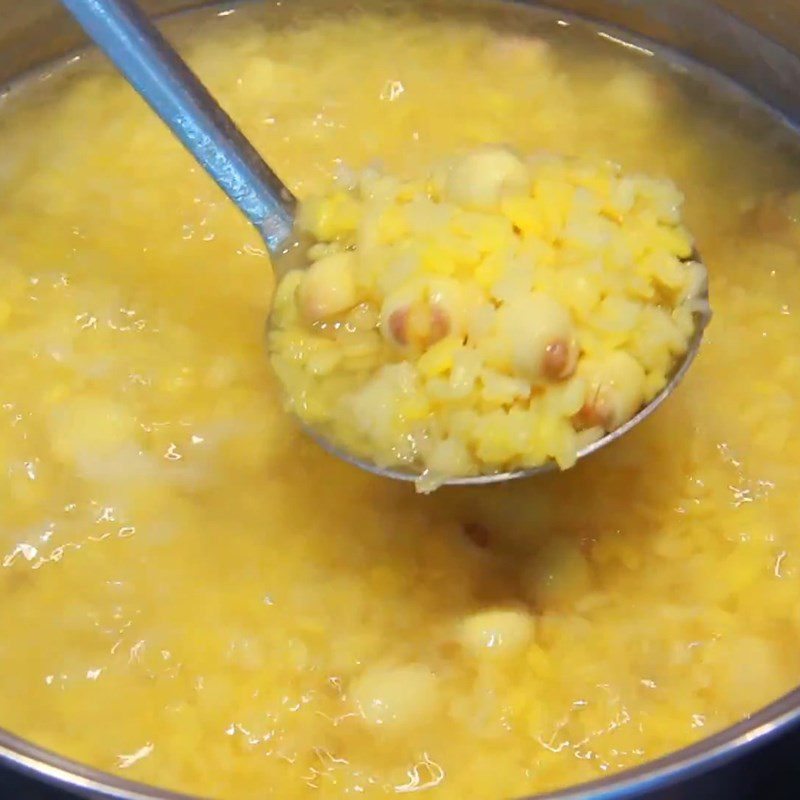 Step 2 Cook the mung beans and lotus seeds Soft lotus seed and snow fungus dessert