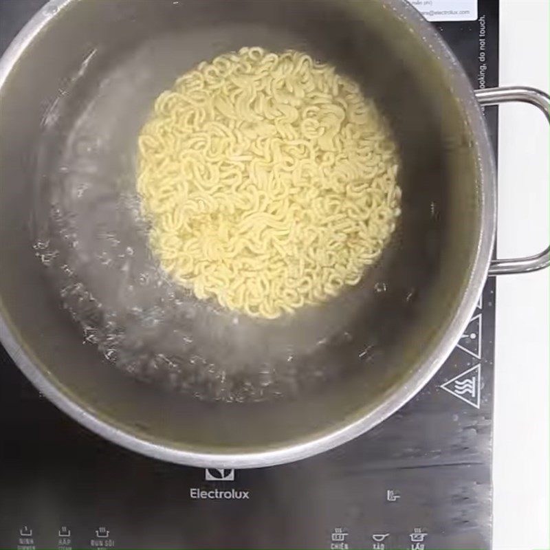 Step 3 Cook Noodles Kimchi Ramen