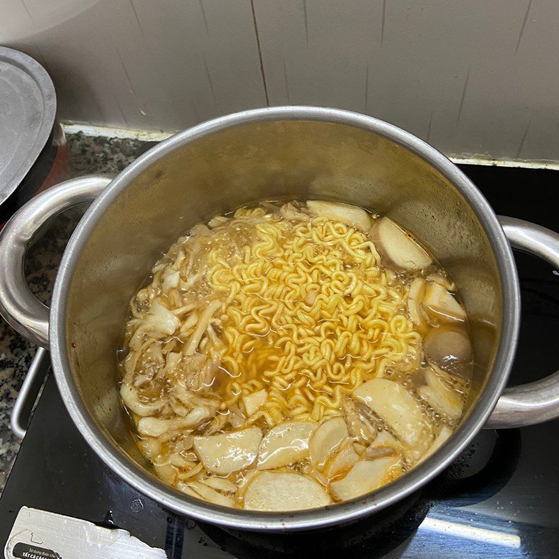 Step 3 Cook Spicy Vegetarian Noodles with chili powder