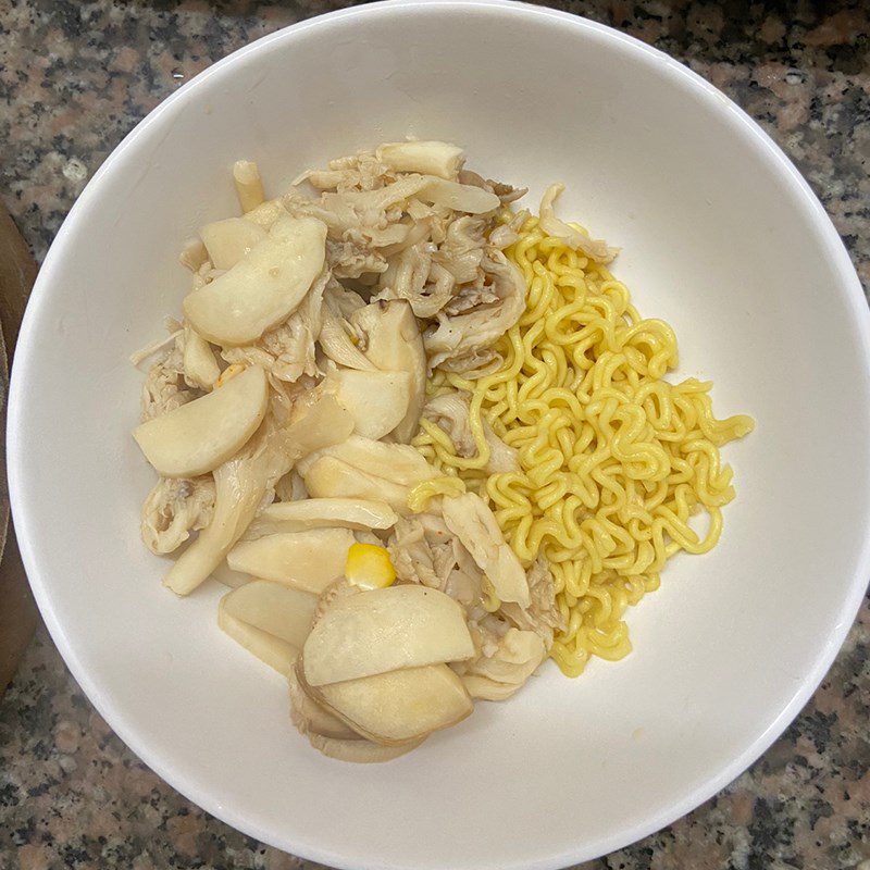 Step 3 Cook Spicy Vegetarian Noodles with chili powder