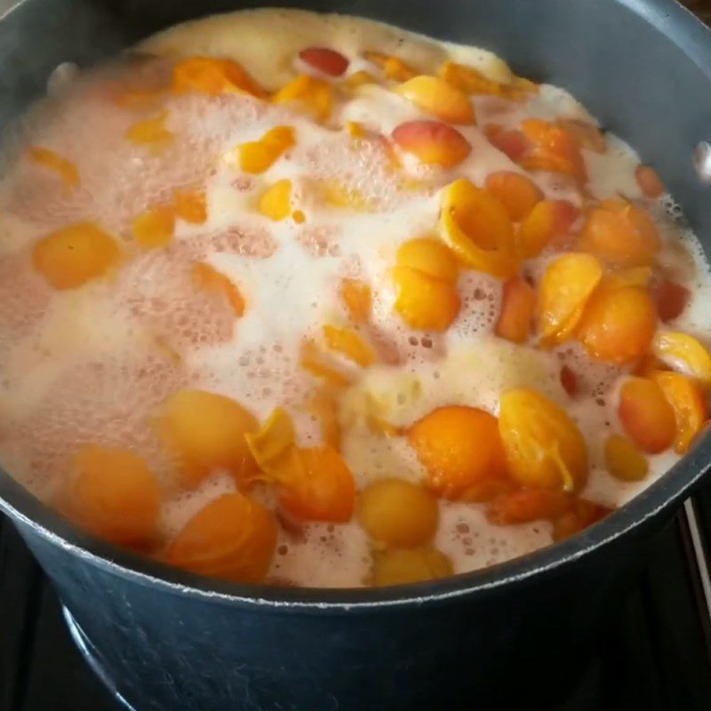 Step 2 Cook the apricots with sugar Cooked Apricot Juice