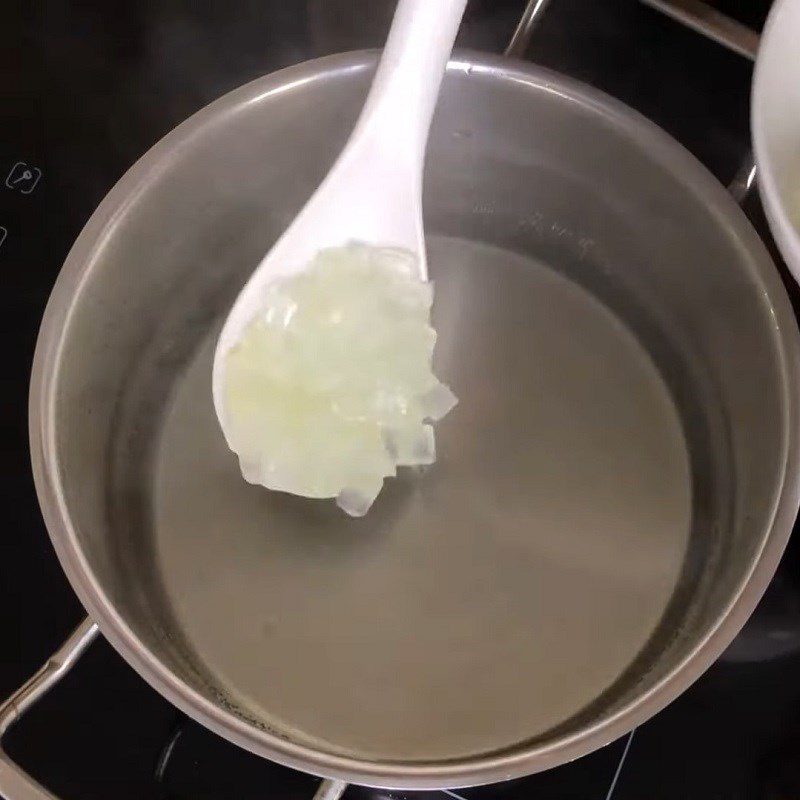 Step 2 Cook Aloe Vera with Rock Sugar for Aloe Vera with Gum Tragacanth