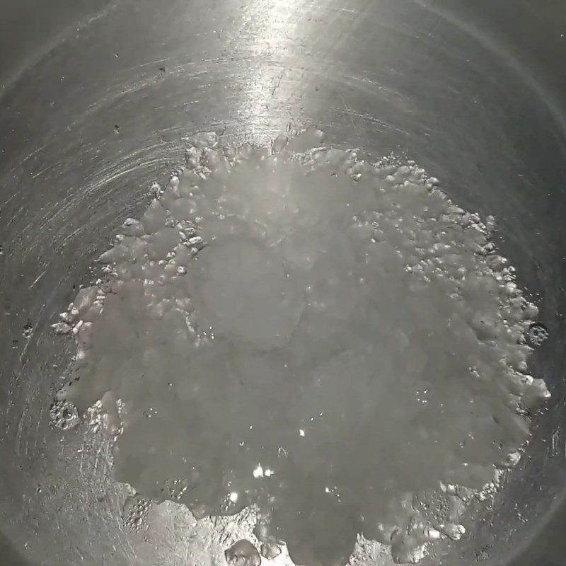 Step 3 Cook aloe vera with rock sugar and butterfly pea flowers, aloe vera, chia seeds, butterfly pea flowers