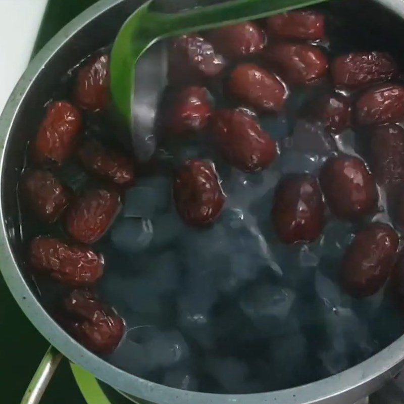 Step 4 Cooking aloe vera with chia seeds and red apple Aloe vera with chia seeds and red apple