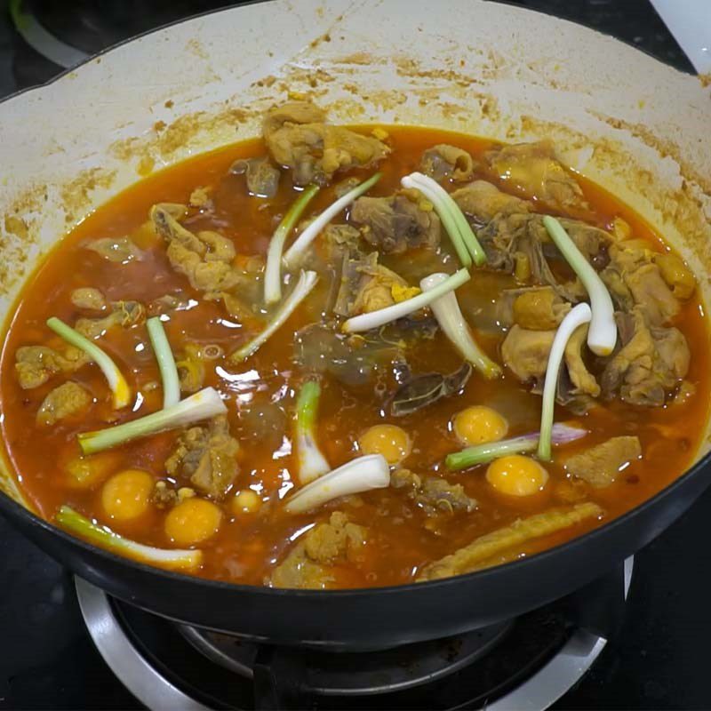 Step 5 Cooking Chicken Filling and Broth Quang Noodles with Chicken Da Nang