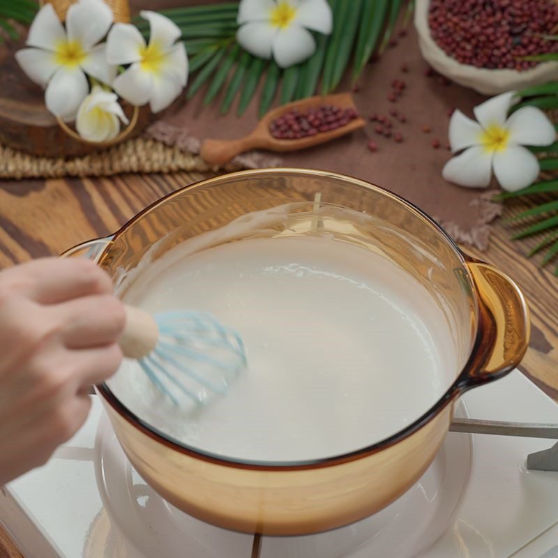 Step 3 Cooking coconut milk Red bean tart with tapioca and pandan leaves