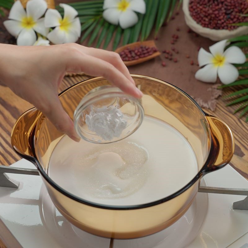 Step 3 Cooking coconut milk Red bean tart with tapioca and pandan leaves