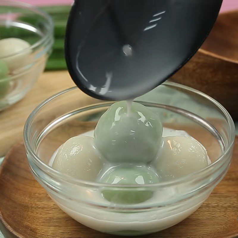 Step 5 Cook the coconut milk and finish the pandan leaf dumplings without filling