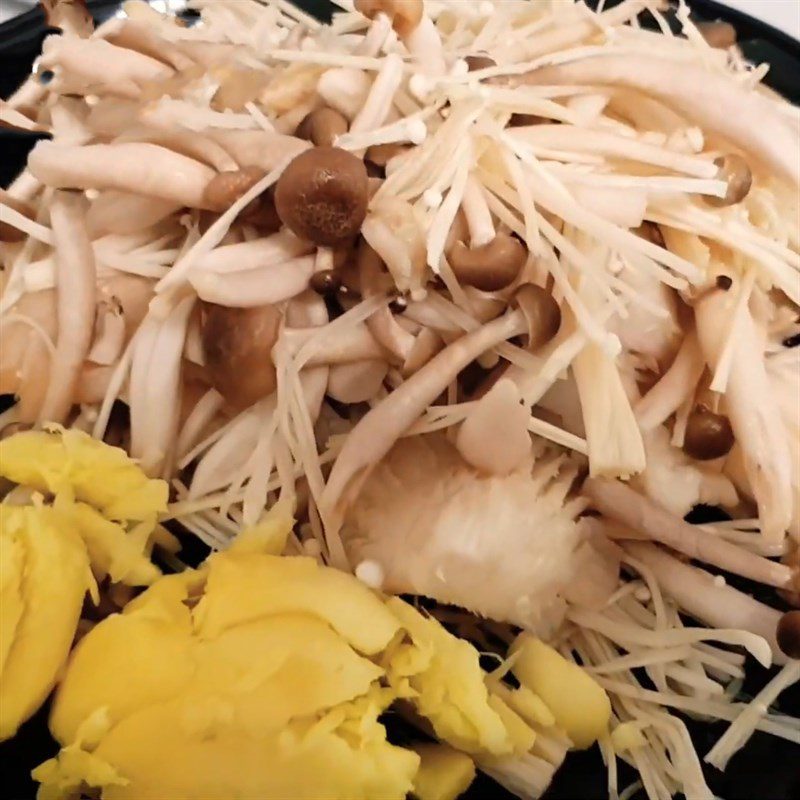 Step 4 Cook the broth Chicken noodle soup with mushrooms