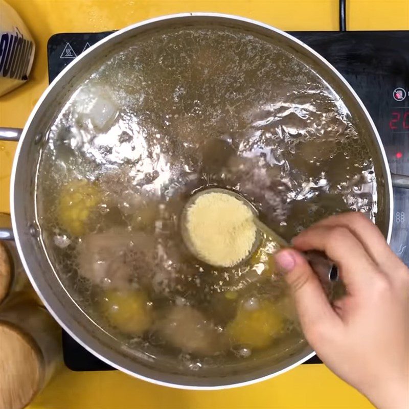 Step 4 Cook the Broth for Pork Bone Noodle Soup