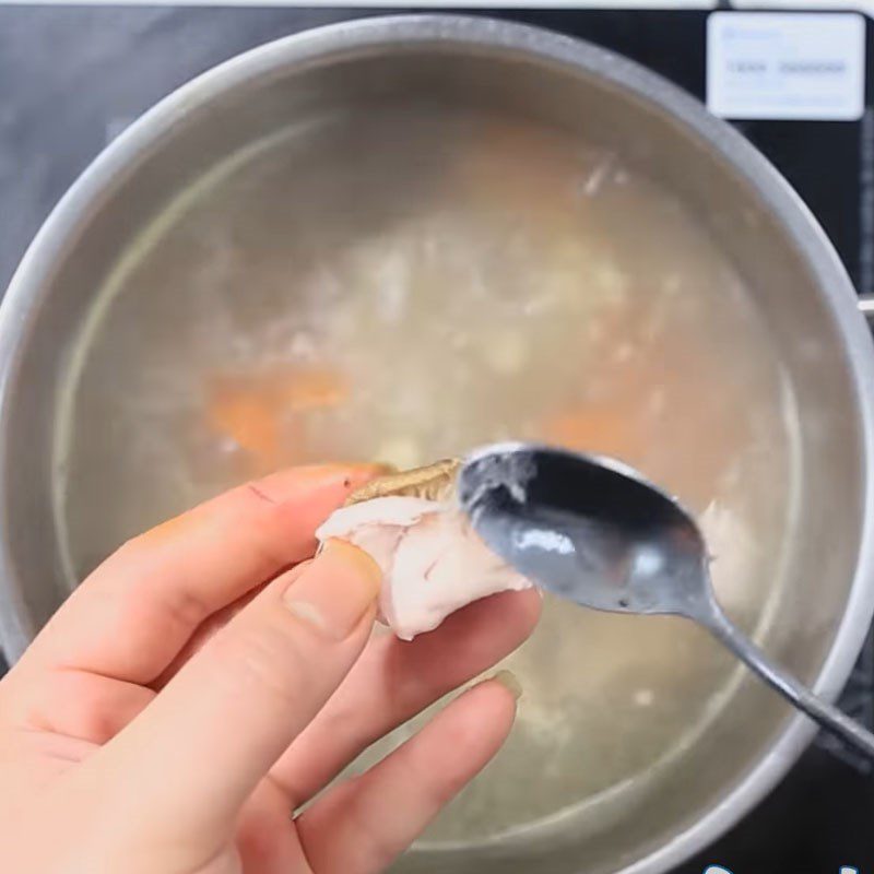 Step 3 Cooking the soup Lotus seed soup