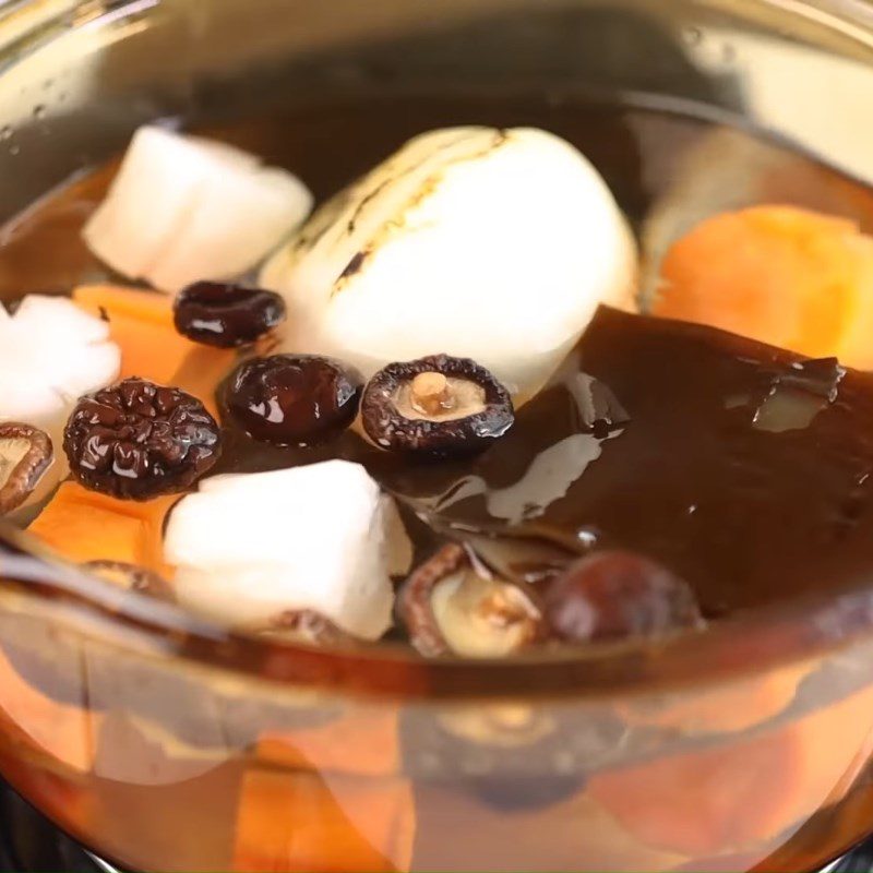 Step 3 Prepare the broth for brown rice pho