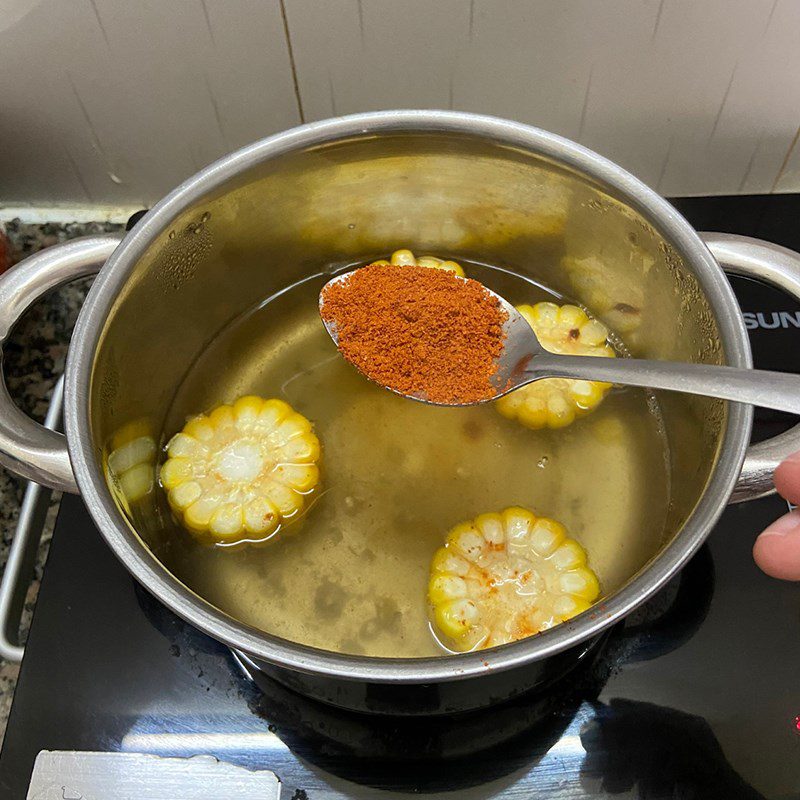 Step 2 Cook the broth for Spicy Vegetarian Noodles with chili powder