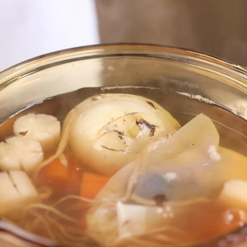 Step 3 Prepare the broth for brown rice pho