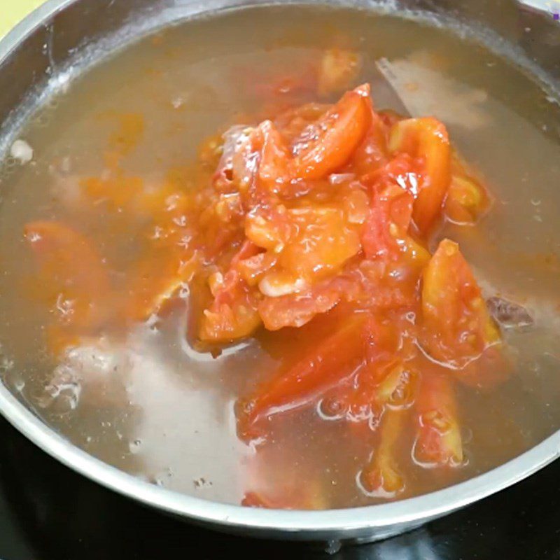 Step 4 Cooking the broth for crab noodle soup