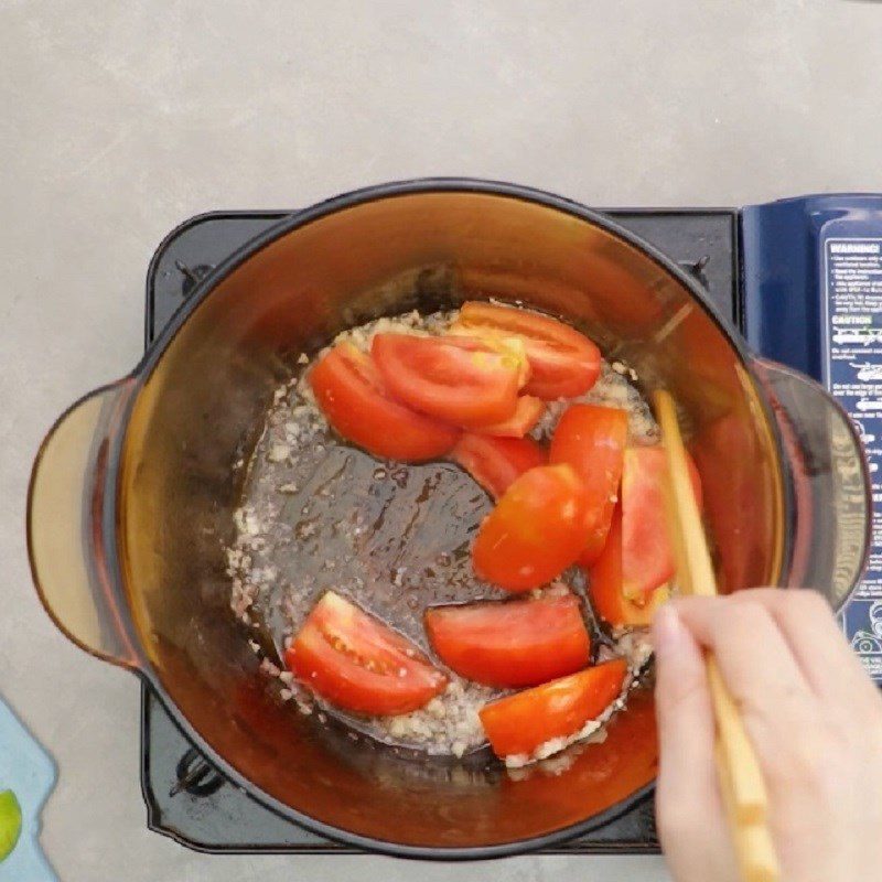 Step 3 Cooking the broth for Mantis Shrimp Noodles