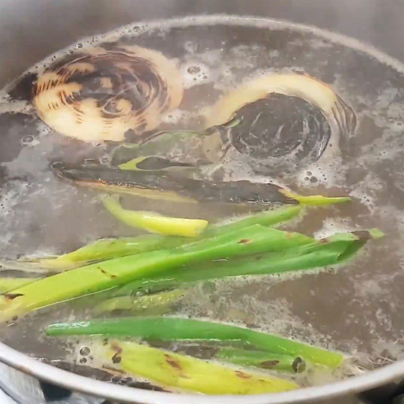 Step 3 Cook the miso ramen broth