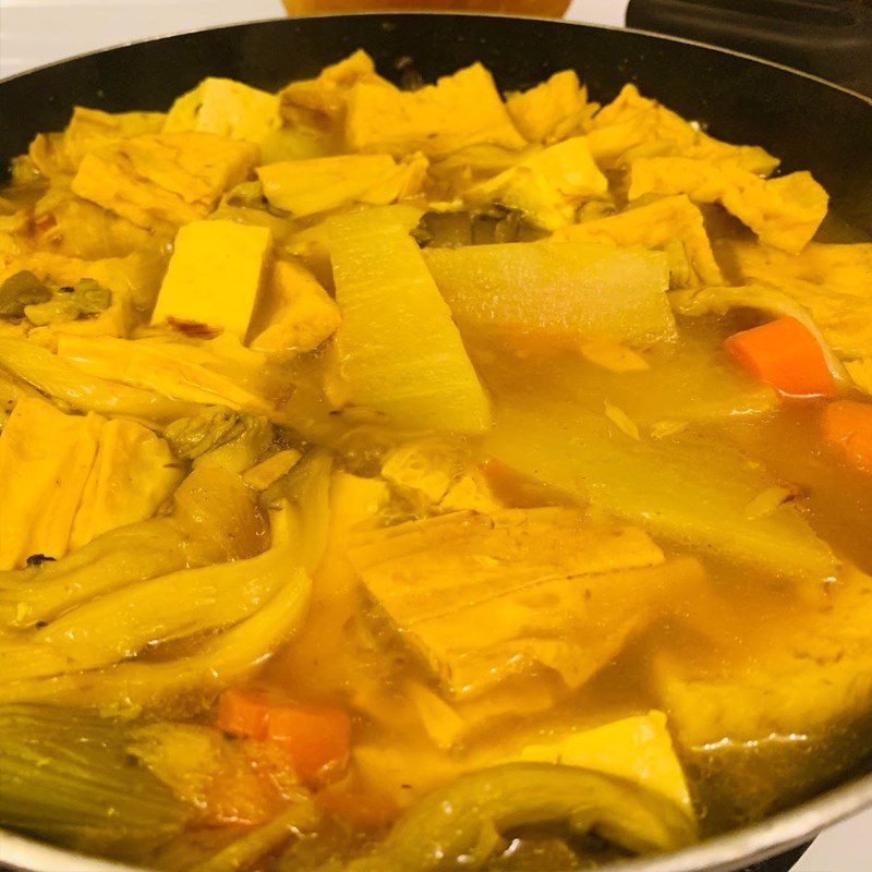 Step 3 Cook the broth for Vegetarian Quang Noodles