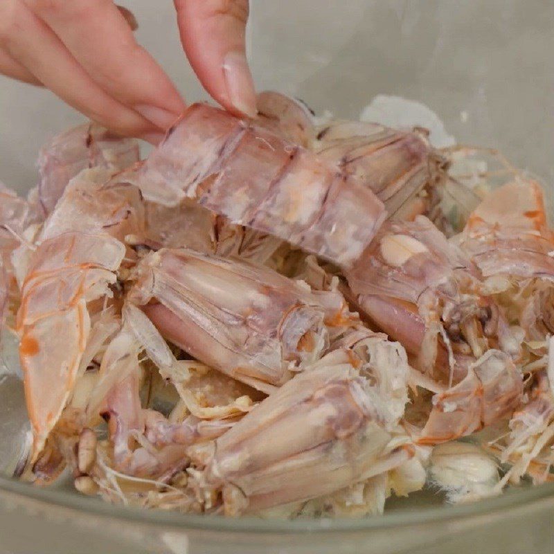 Step 3 Cooking the broth for Mantis Shrimp Noodles