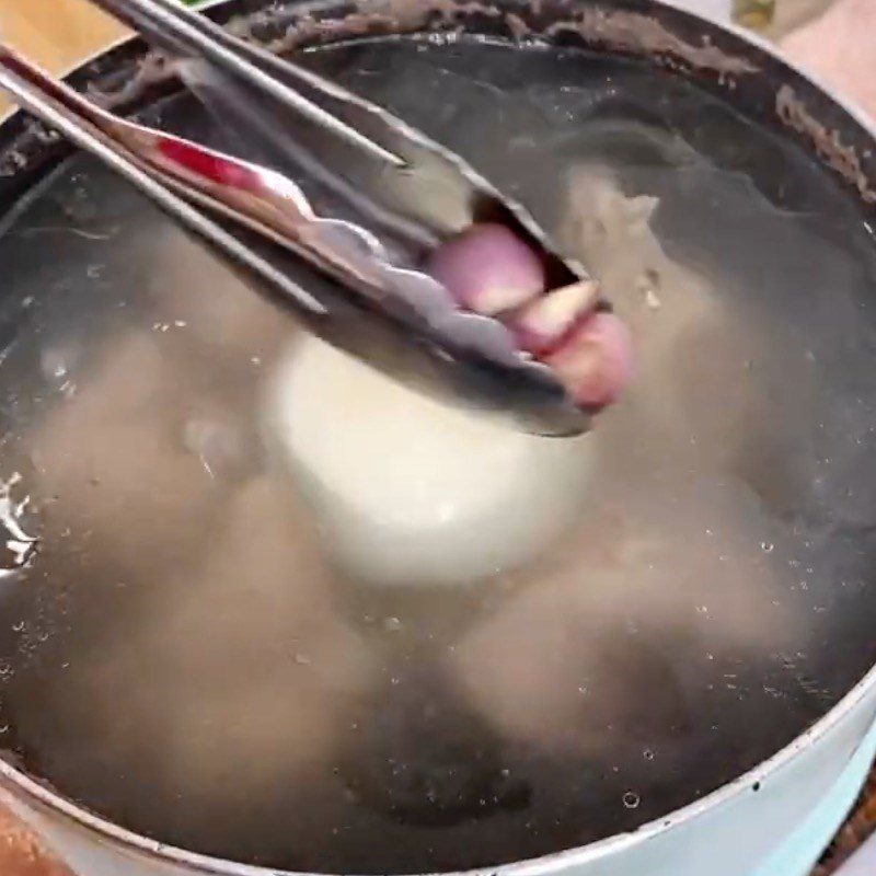 Step 3 Cook the broth Beef Pho (cooked with pho seasoning pack)