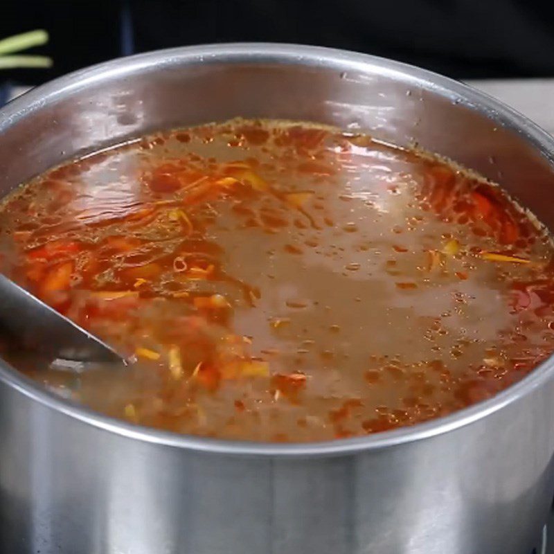 Step 3 Cooking the broth Spicy pig's blood soup