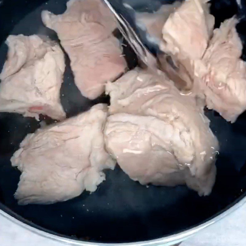 Step 3 Cook the broth Beef Pho (cooked with pho seasoning pack)