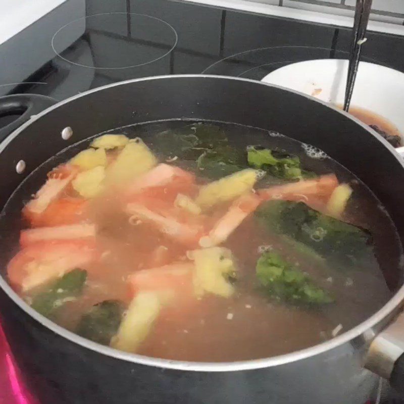 Step 3 Cooking the broth for the Ocean Tuna Hot Pot