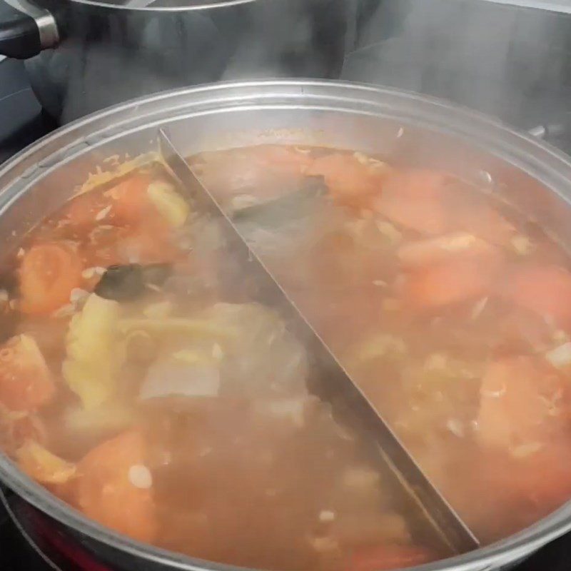 Step 3 Cooking the broth for the Ocean Tuna Hot Pot