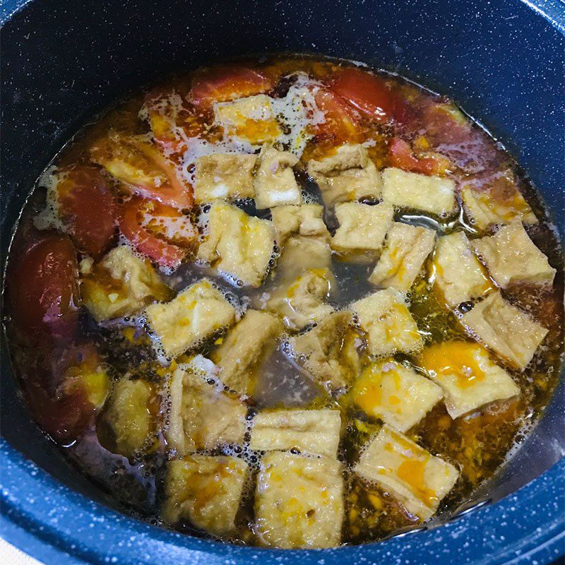 Step 7 Cooking the crab soup stock for crab noodle soup