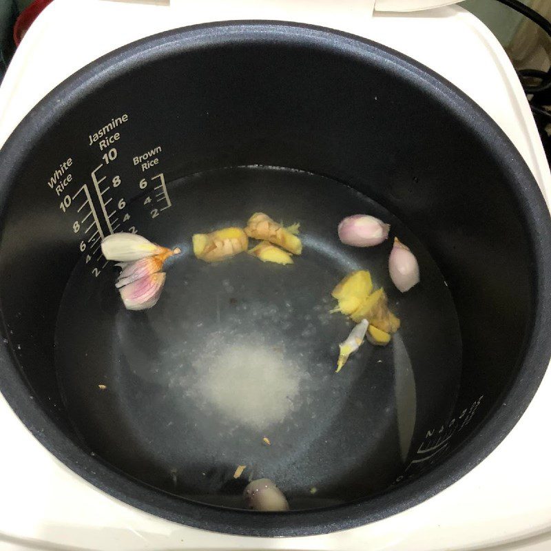 Step 2 Cooking the broth for Duck Bamboo Shoot Noodle using a rice cooker