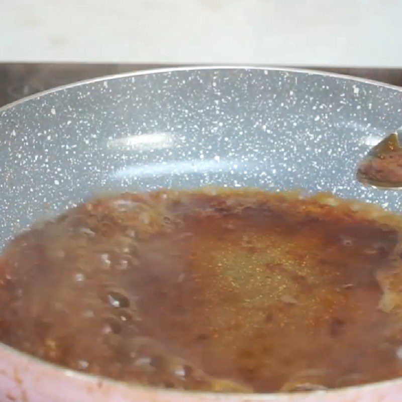 Step 3 Cook the sugar water Sour pork