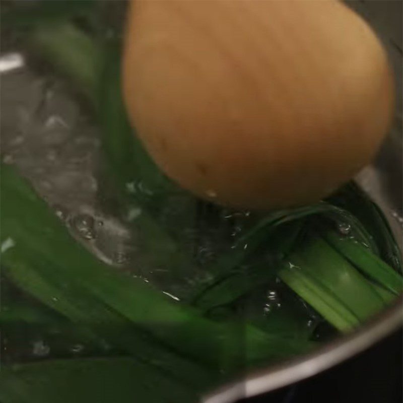 Step 4 Cook the sugar water Chia seed jelly